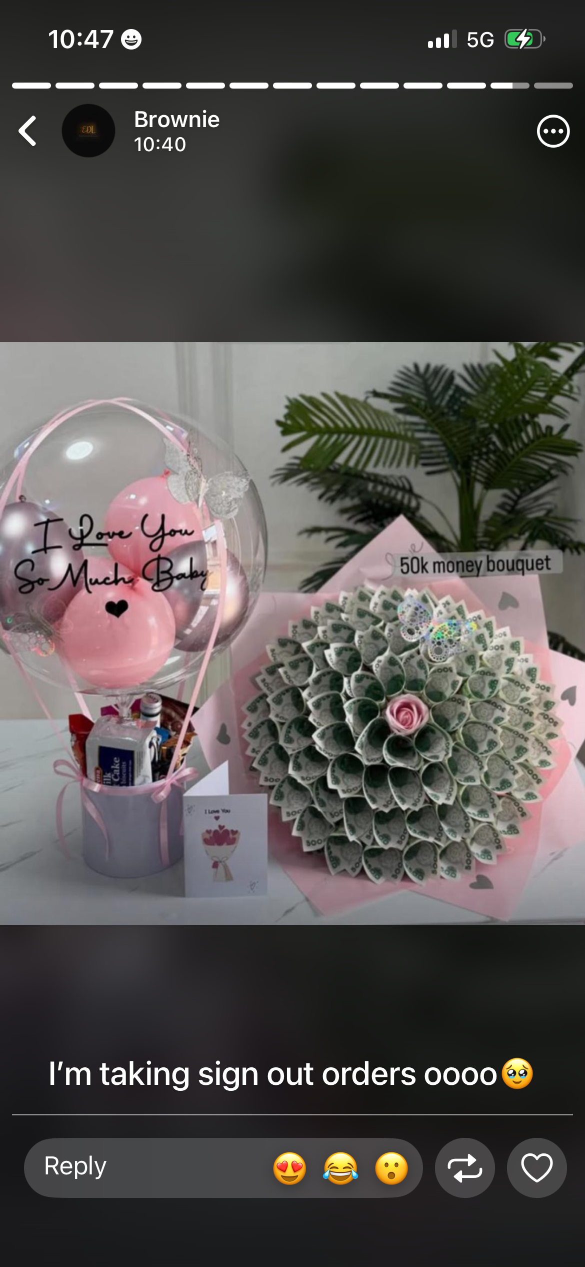 money bouquet with hot air balloon treat box